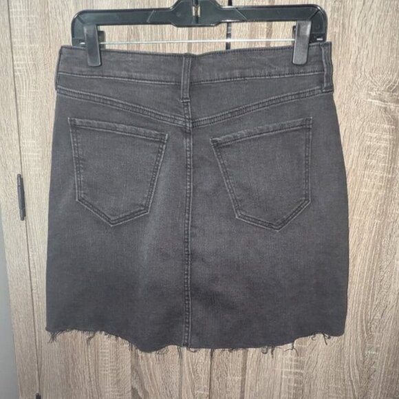 *3 FOR $9* Old Navy Cutoff Cut Off Raw Hem Dark Wash Rinse Short Knee Jean Skirt - Picture 2 of 2